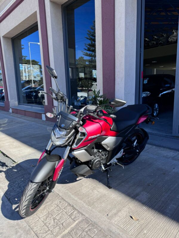 YAMAHA FZ-S V3 (ROJO) - Imagen 2