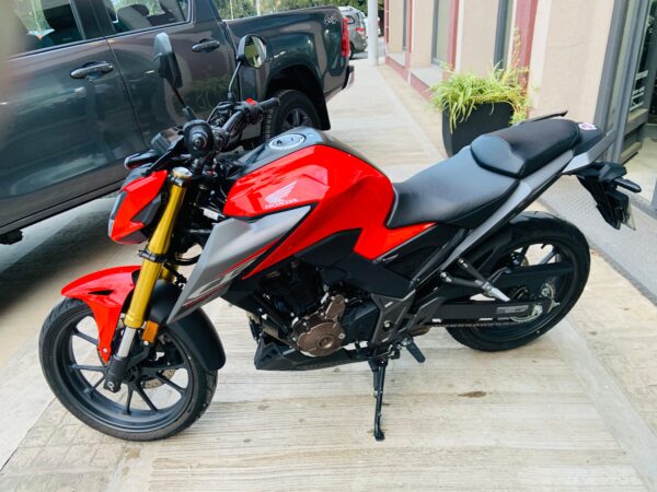 HONDA CB 300 TWISTER (AÑO 2024 USADA) - Imagen 2