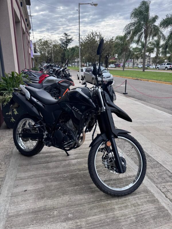 YAMAHA XTZ 250CC (AÑO 2023 USADA) - Imagen 3